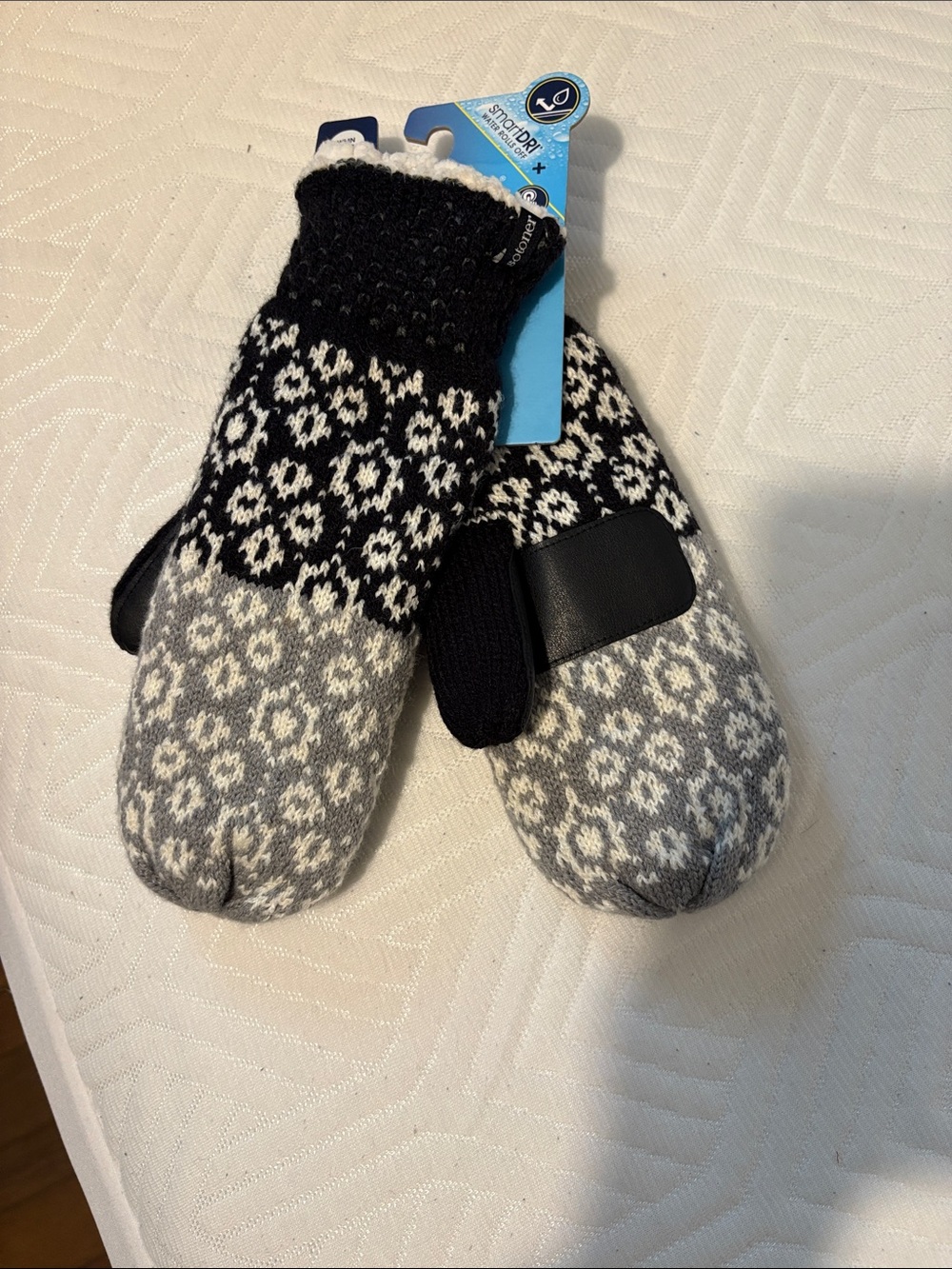isotoner Black, Gray & White Patterned Mittens